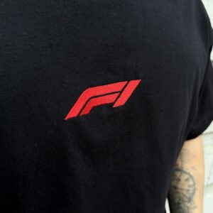 Polera Logo Formula 1 Bordada