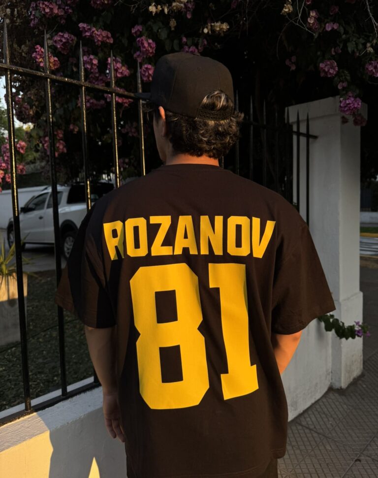Polera Boston Riders Rozanov Heated Rivalry photo review